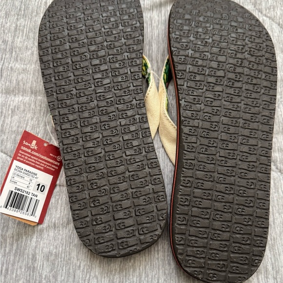 Sanuk Brown yoga mat Flip Flops with Floral Straps - Picture 3 of 3